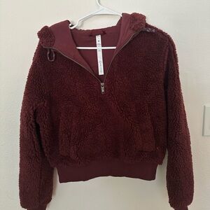 Lululemon textured fleece size 4